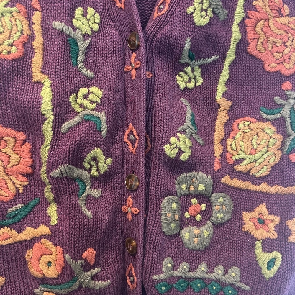 Vintage Burgundy Embroidered Floral Knit Sweater Vest Size M - Picture 2 of 7